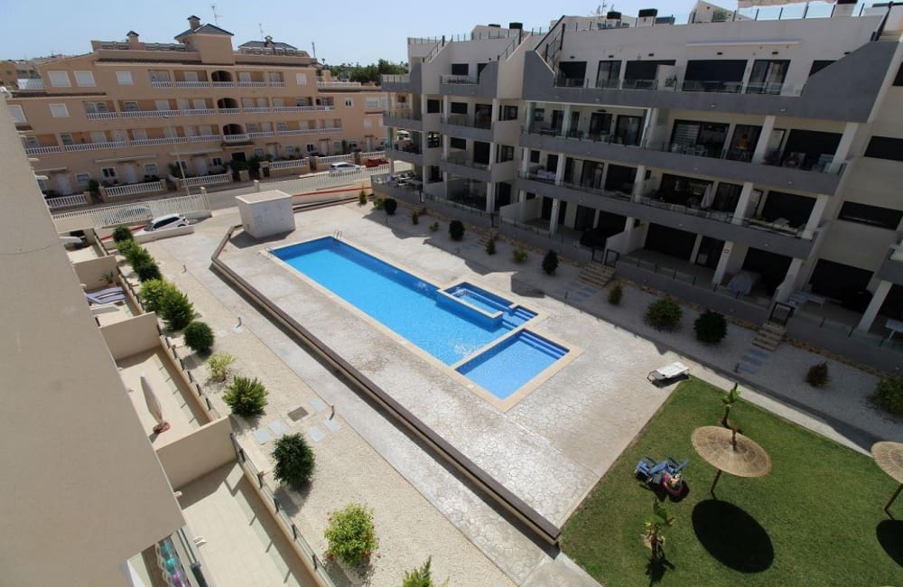 2 sovrum Takvåning till salu i Playa Flamenca med pool garage - 329 000 € (Ref: 10084950)