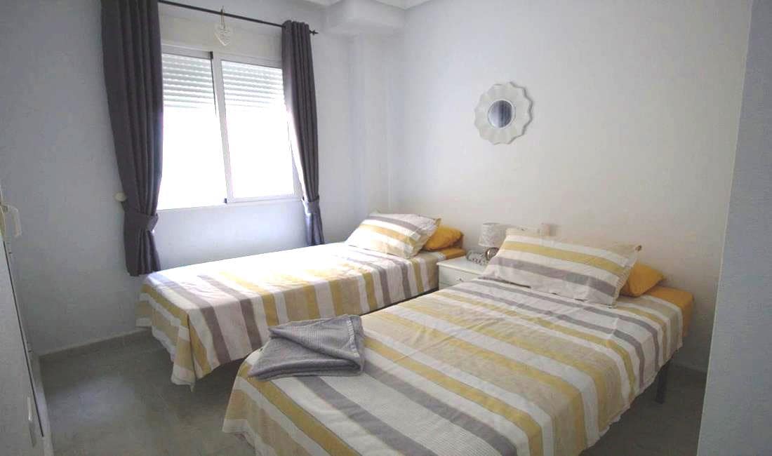 3 bedroom Townhouse for sale in La Florida with pool garage - € 199,000 (Ref: 10120502)