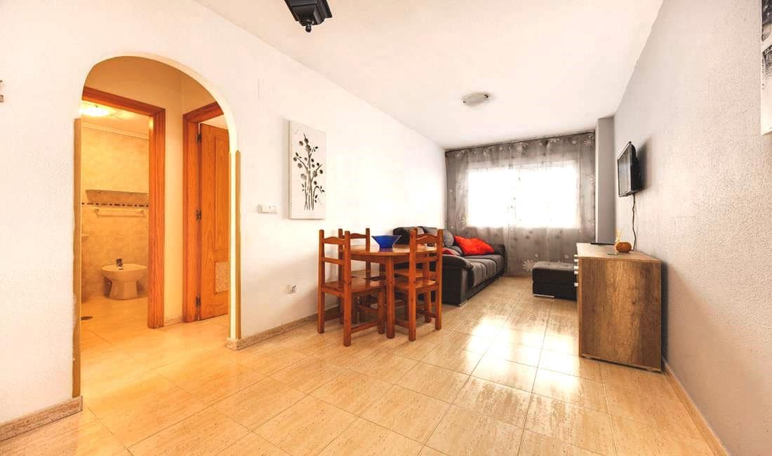 2 bedroom Apartment for sale in Torrevieja with pool - € 124,995 (Ref: 10130992)