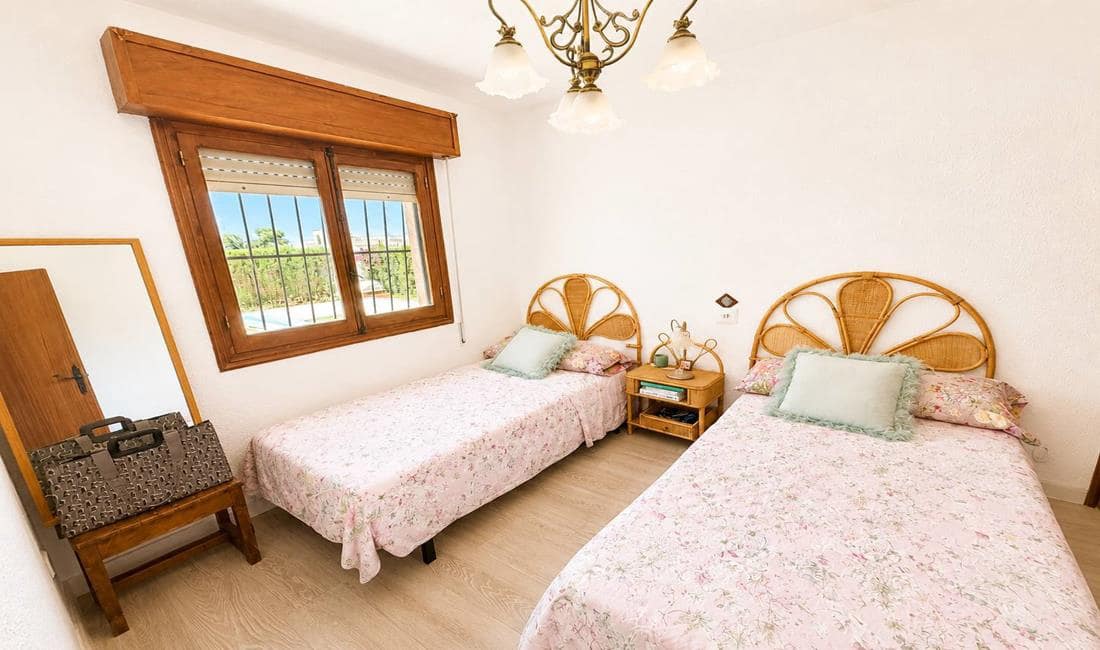 Pareado de 3 habitaciones en Torrevieja en venta con piscina garaje - 348.000 € (Ref: 10135199)