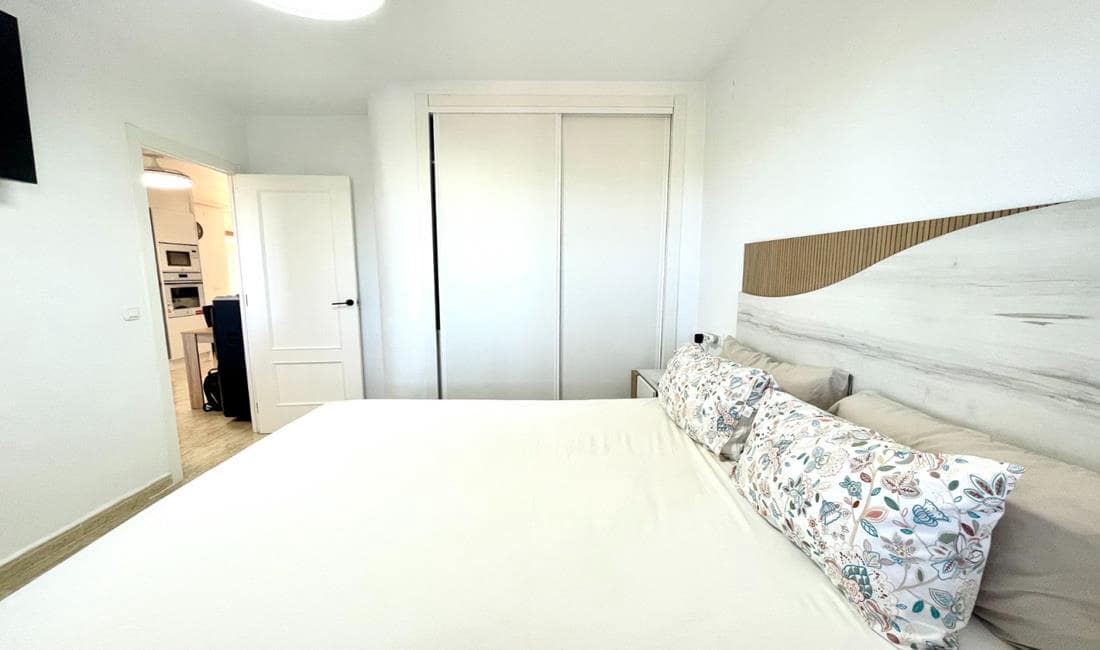3 chambre Appartement à vendre à La Siesta avec piscine garage - 156 500 € (Ref: 10136500)