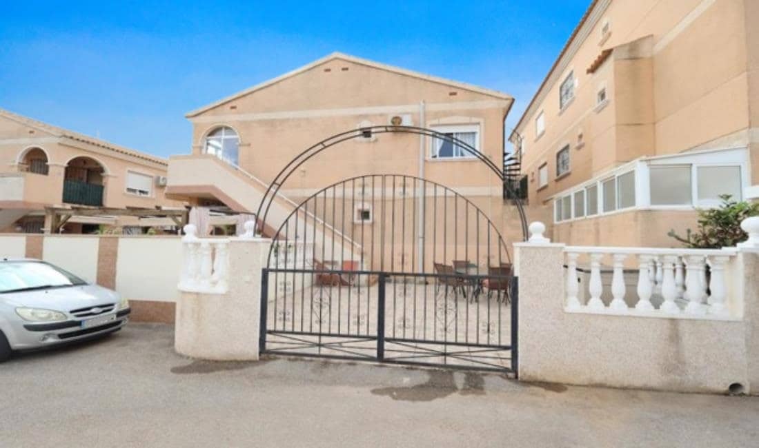 2 sovrum Lägenhet till salu i La Zenia med pool garage - 165 000 € (Ref: 10144853)