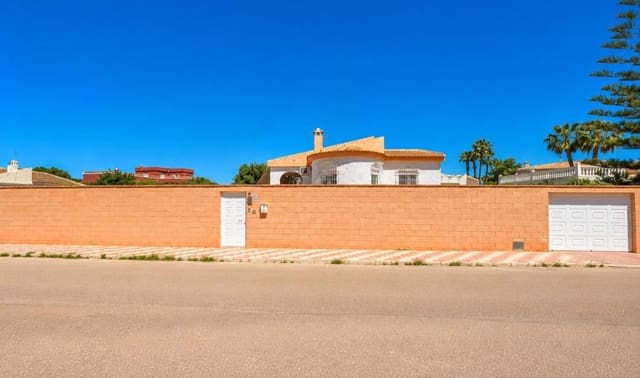 5 slaapkamer Villa te koop in El Chaparral, Torrevieja met zwembad garage - € 389.000 (Ref: 10156131)