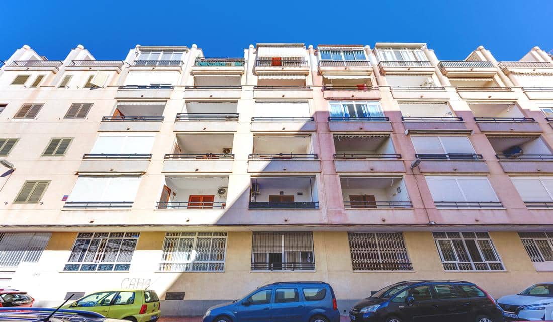 Apartamento de 1 habitación en Torrevieja en venta con piscina - 129.990 € (Ref: 10163492)