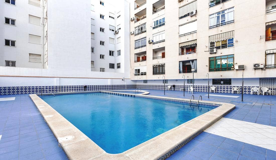 Apartamento de 1 habitación en Torrevieja en venta con piscina - 129.990 € (Ref: 10163492)