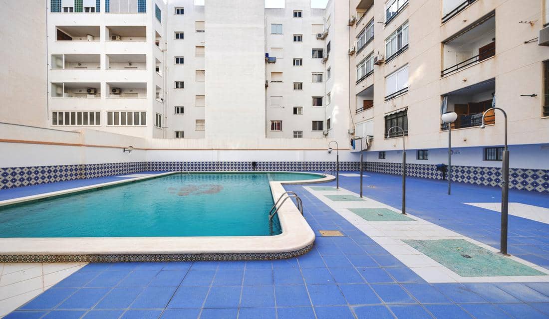 Apartamento de 1 habitación en Torrevieja en venta con piscina - 129.990 € (Ref: 10163492)