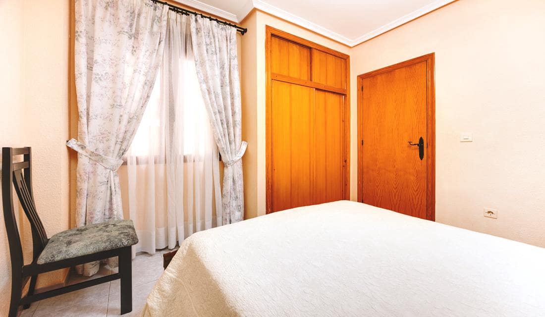 Apartamento de 1 habitación en Torrevieja en venta con piscina - 129.990 € (Ref: 10163492)