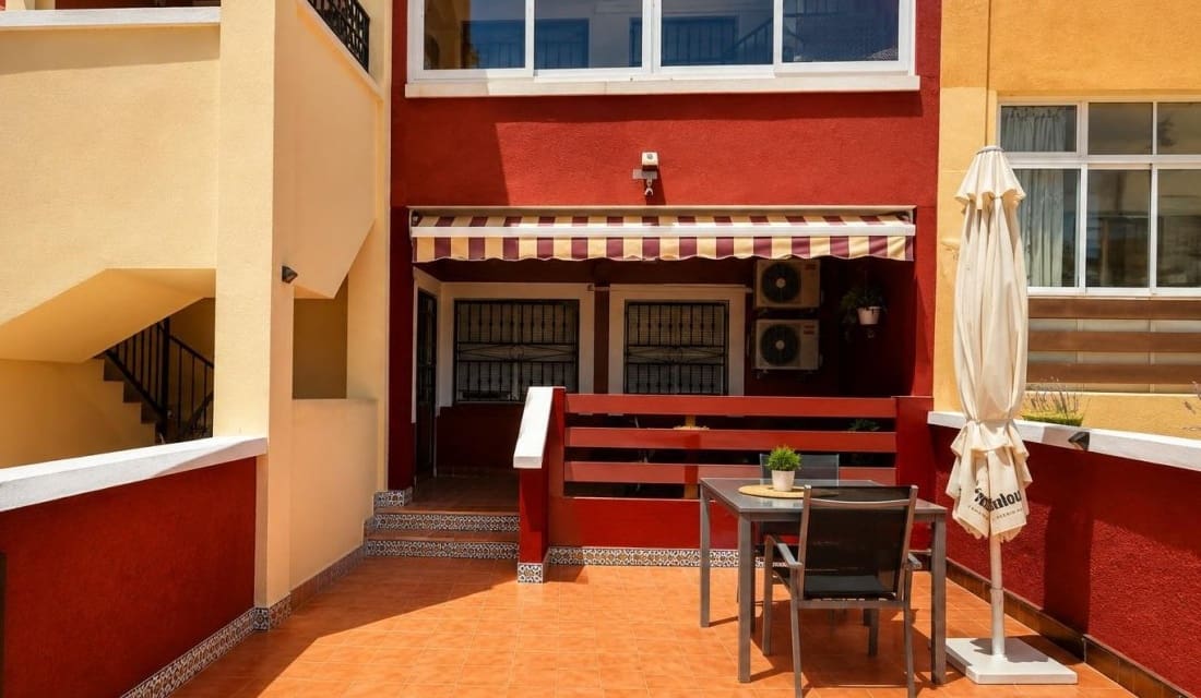 2 soverom Leilighet til salgs i Orihuela Costa med svømmebasseng garasje - € 170 000 (Ref: 10174252)