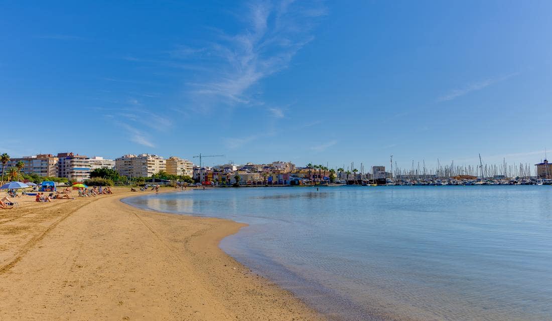 2 makuuhuone Huoneisto myytävänä paikassa Torrevieja mukana uima-altaan - 550 000 € (Ref: 10175709)