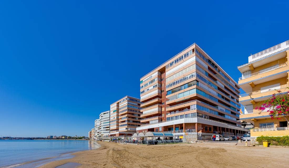 2 makuuhuone Huoneisto myytävänä paikassa Torrevieja mukana uima-altaan - 550 000 € (Ref: 10175709)