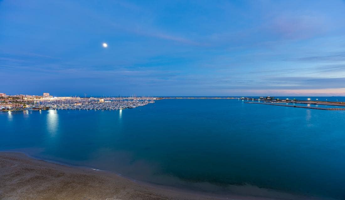 2 makuuhuone Huoneisto myytävänä paikassa Torrevieja mukana uima-altaan - 550 000 € (Ref: 10175709)