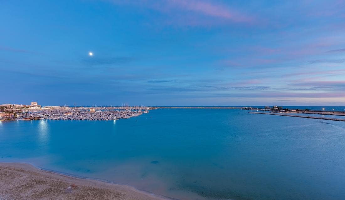 2 makuuhuone Huoneisto myytävänä paikassa Torrevieja mukana uima-altaan - 550 000 € (Ref: 10175709)