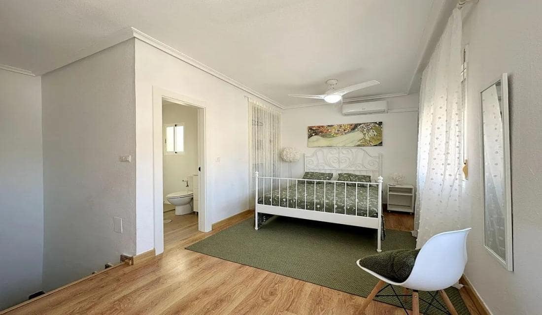 Casa de 3 habitaciones en Playa Flamenca en venta con piscina - 262.000 € (Ref: 10176108)