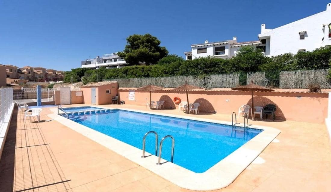 Casa de 3 habitaciones en Playa Flamenca en venta con piscina - 262.000 € (Ref: 10176108)