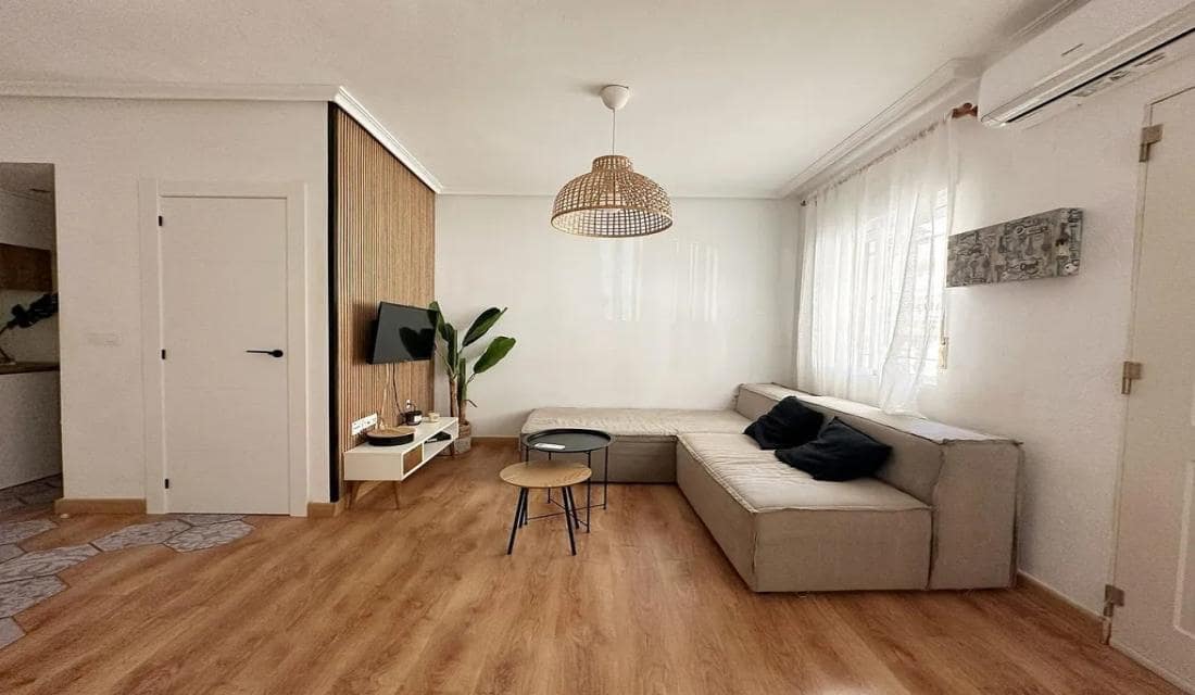 Casa de 3 habitaciones en Playa Flamenca en venta con piscina - 262.000 € (Ref: 10176108)