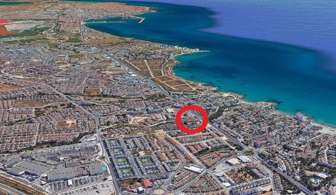 Casa de 3 habitaciones en Playa Flamenca en venta con piscina - 262.000 € (Ref: 10176108)