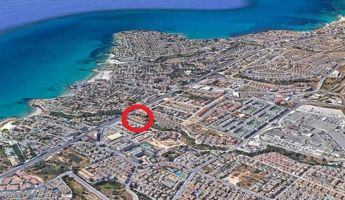 Casa de 3 habitaciones en Playa Flamenca en venta con piscina - 262.000 € (Ref: 10176108)
