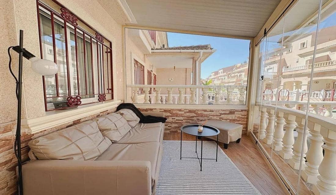 Casa de 3 habitaciones en Playa Flamenca en venta con piscina - 262.000 € (Ref: 10176108)