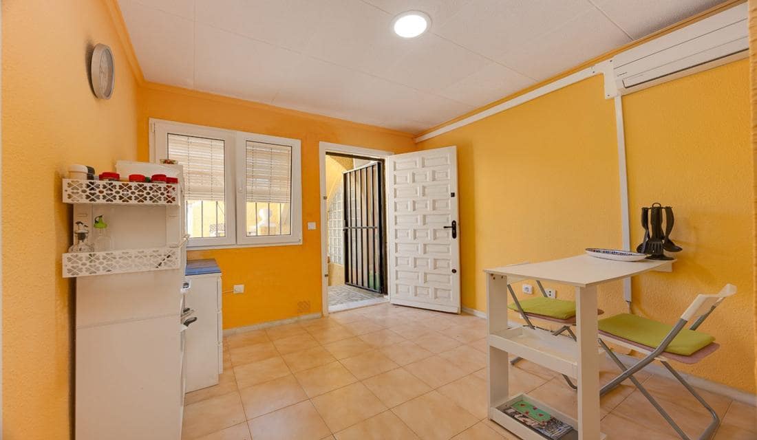 Casa de 2 habitaciones en La Marina en venta con garaje - 119.995 € (Ref: 10183666)