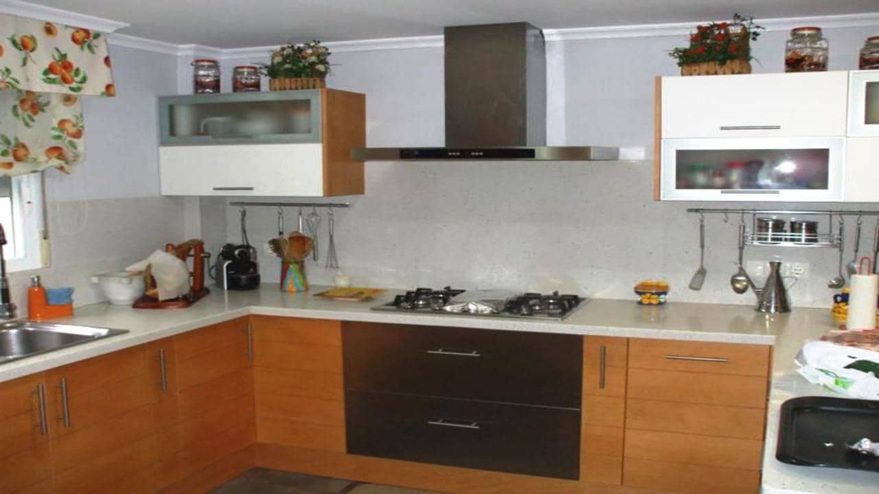 3 bedroom Villa for sale in Benferri with pool garage - € 199,995 (Ref: 3362060)