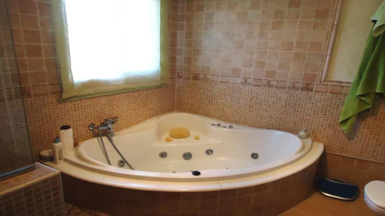 3 bedroom Villa for sale in Benferri with pool garage - € 199,995 (Ref: 3362060)