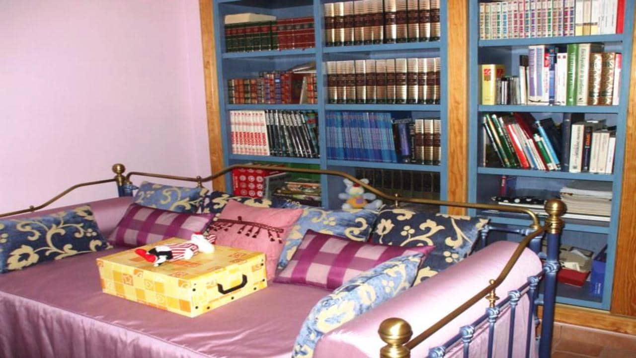 3 bedroom Villa for sale in Benferri with pool garage - € 199,995 (Ref: 3362060)