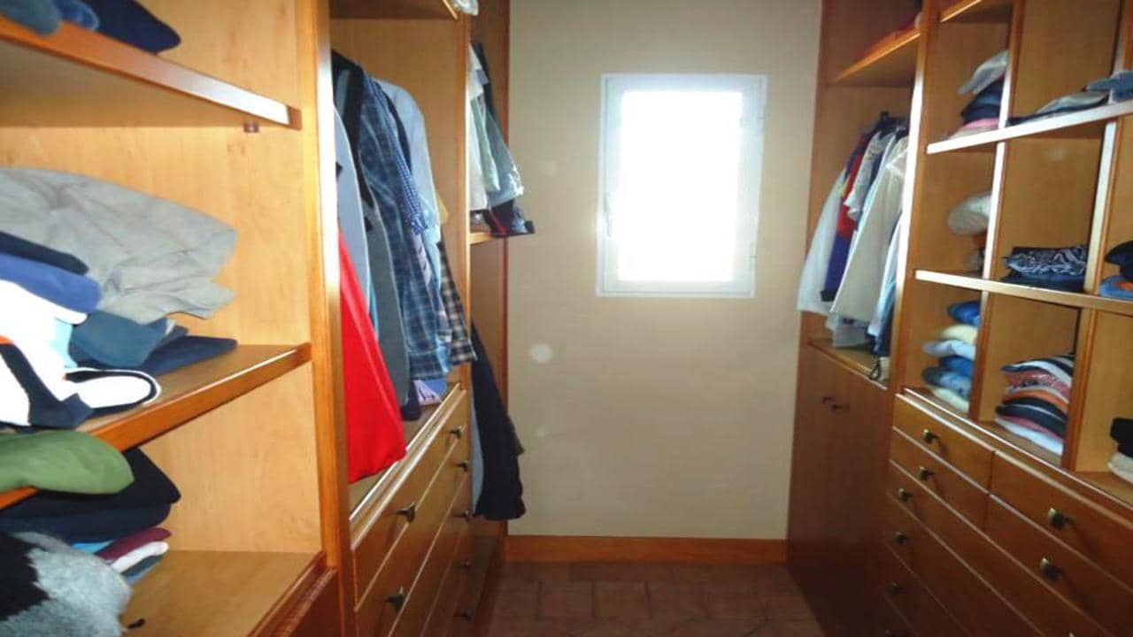 3 bedroom Villa for sale in Benferri with pool garage - € 199,995 (Ref: 3362060)