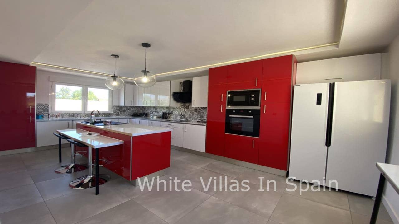 4 soveværelse Villa til salg i Crevillente / Crevillent med swimmingpool garage - € 299.995 (Ref: 7904892)