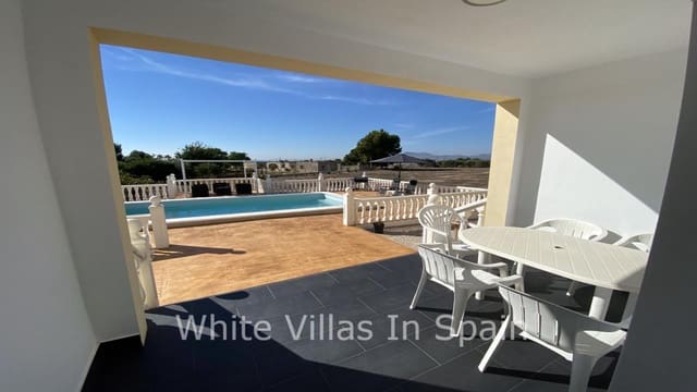 4 makuuhuone Huvila myytävänä paikassa Crevillente / Crevillent mukana uima-altaan 
autotalli - 299 995 € (Ref: 7904892)