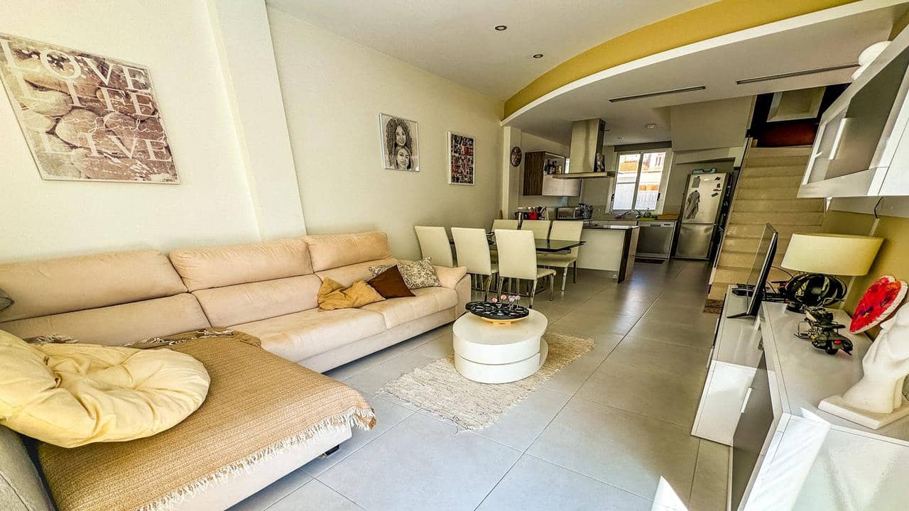 3 makuuhuone Huvila myytävänä paikassa Ciudad Quesada mukana uima-altaan 
autotalli - 334 999 € (Ref: 8480033)