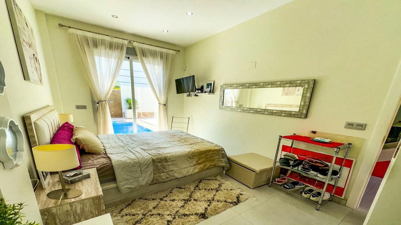 3 makuuhuone Huvila myytävänä paikassa Ciudad Quesada mukana uima-altaan 
autotalli - 334 999 € (Ref: 8480033)