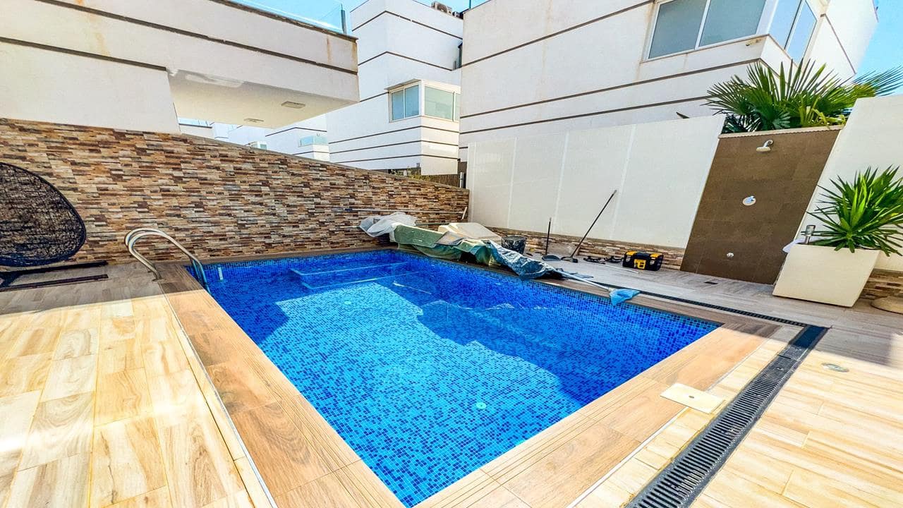 3 makuuhuone Huvila myytävänä paikassa Ciudad Quesada mukana uima-altaan 
autotalli - 334 999 € (Ref: 8480033)