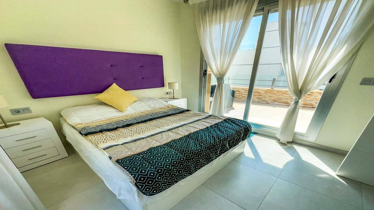 3 makuuhuone Huvila myytävänä paikassa Ciudad Quesada mukana uima-altaan 
autotalli - 334 999 € (Ref: 8480033)