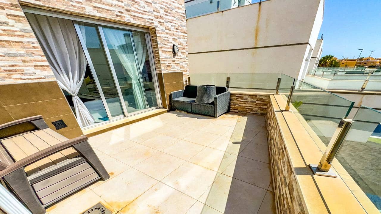 3 makuuhuone Huvila myytävänä paikassa Ciudad Quesada mukana uima-altaan 
autotalli - 334 999 € (Ref: 8480033)