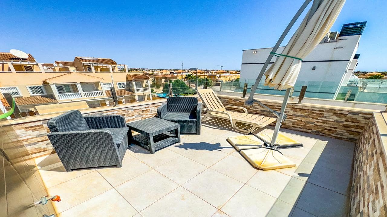 3 makuuhuone Huvila myytävänä paikassa Ciudad Quesada mukana uima-altaan 
autotalli - 334 999 € (Ref: 8480033)