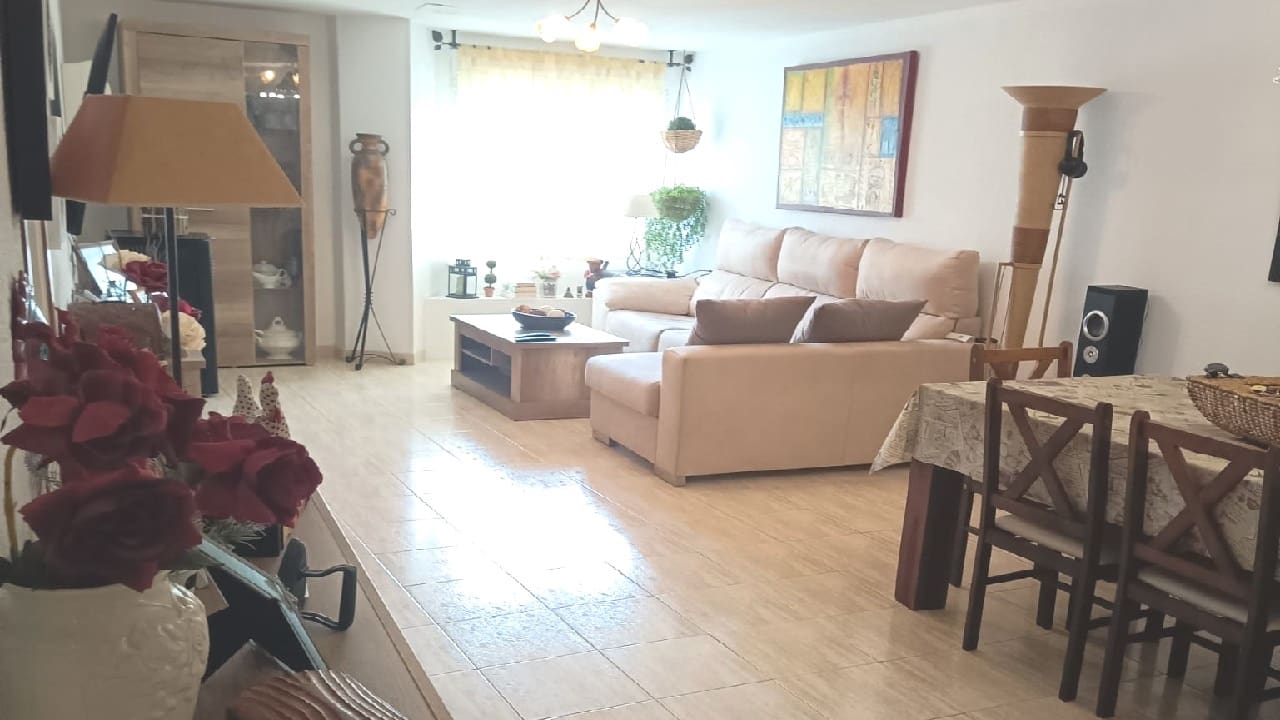 4 sypialnia Dom szeregowy na sprzedaż w Torrevieja z garażem - 243 000 € (Ref: 8499524)