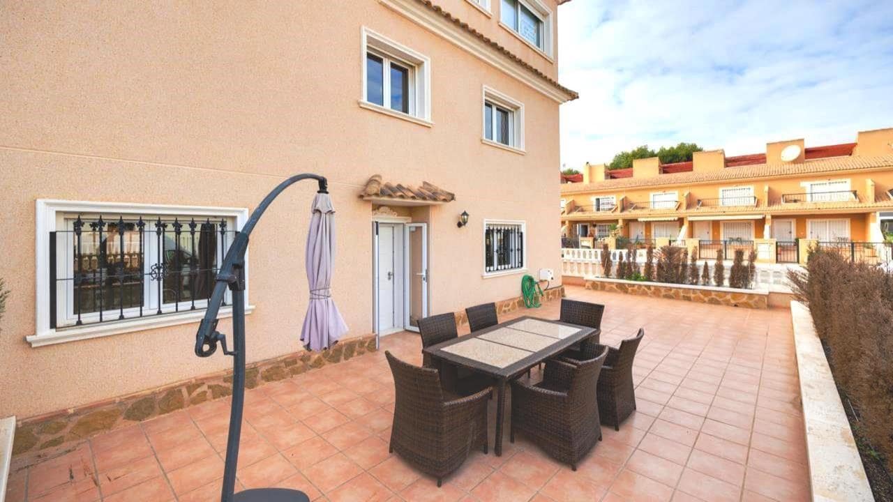 3 soveværelse Lejlighed til salg i Villamartin med swimmingpool garage - € 239.969 (Ref: 8690815)