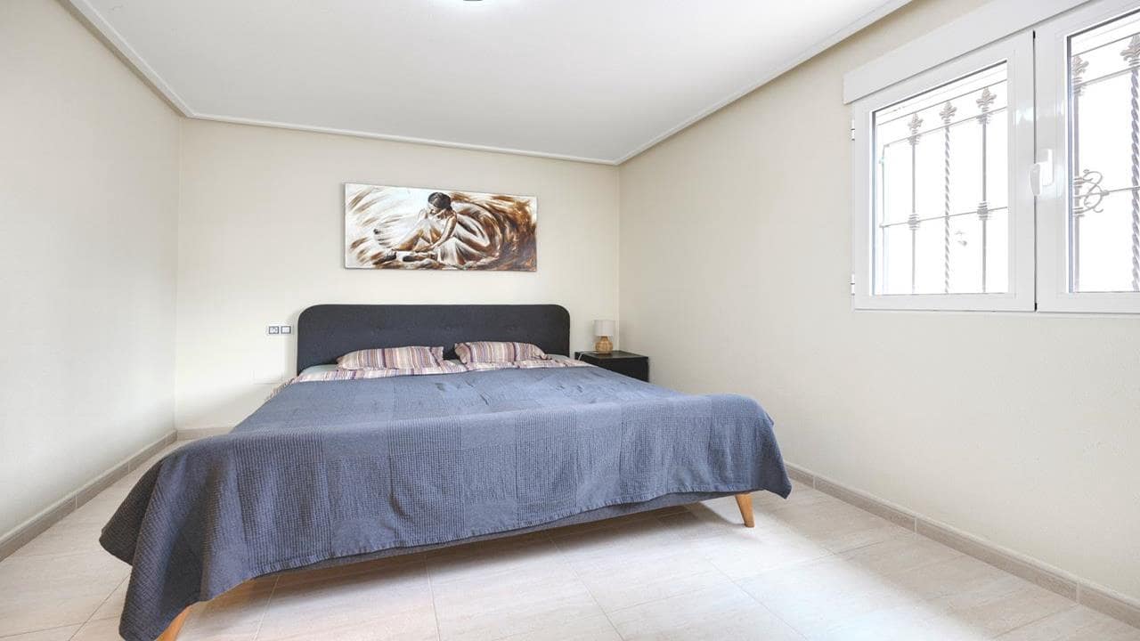 3 soveværelse Lejlighed til salg i Villamartin med swimmingpool garage - € 239.969 (Ref: 8690815)