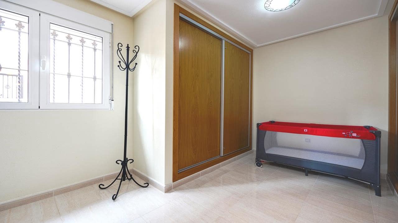 3 soveværelse Lejlighed til salg i Villamartin med swimmingpool garage - € 239.969 (Ref: 8690815)