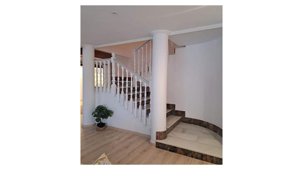 5 soverom Villa til salgs i Orihuela med svømmebasseng garasje - € 390 000 (Ref: 8716875)