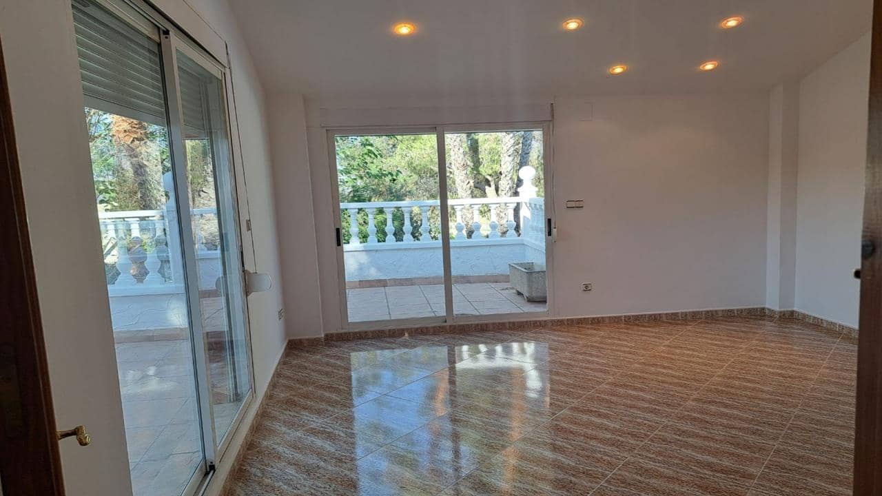 5 soverom Villa til salgs i Orihuela med svømmebasseng garasje - € 390 000 (Ref: 8716875)