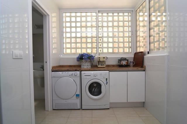 4 sovrum Lägenhet till salu i Dehesa de Campoamor, Orihuela med garage - 270 000 € (Ref: 8769742)