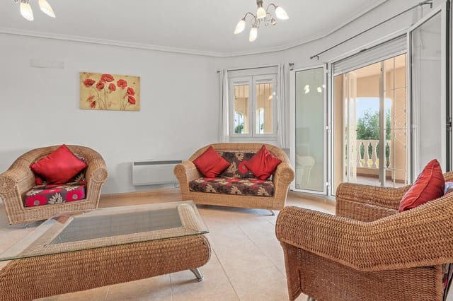 Chalet de 4 habitaciones en Algorfa en venta con piscina garaje - 580.000 € (Ref: 8821138)