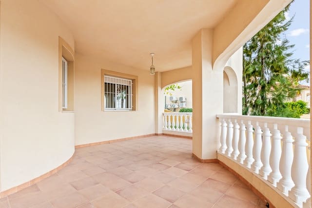 Chalet de 4 habitaciones en Algorfa en venta con piscina garaje - 580.000 € (Ref: 8821138)