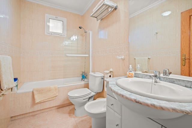 Chalet de 4 habitaciones en Algorfa en venta con piscina garaje - 580.000 € (Ref: 8821138)