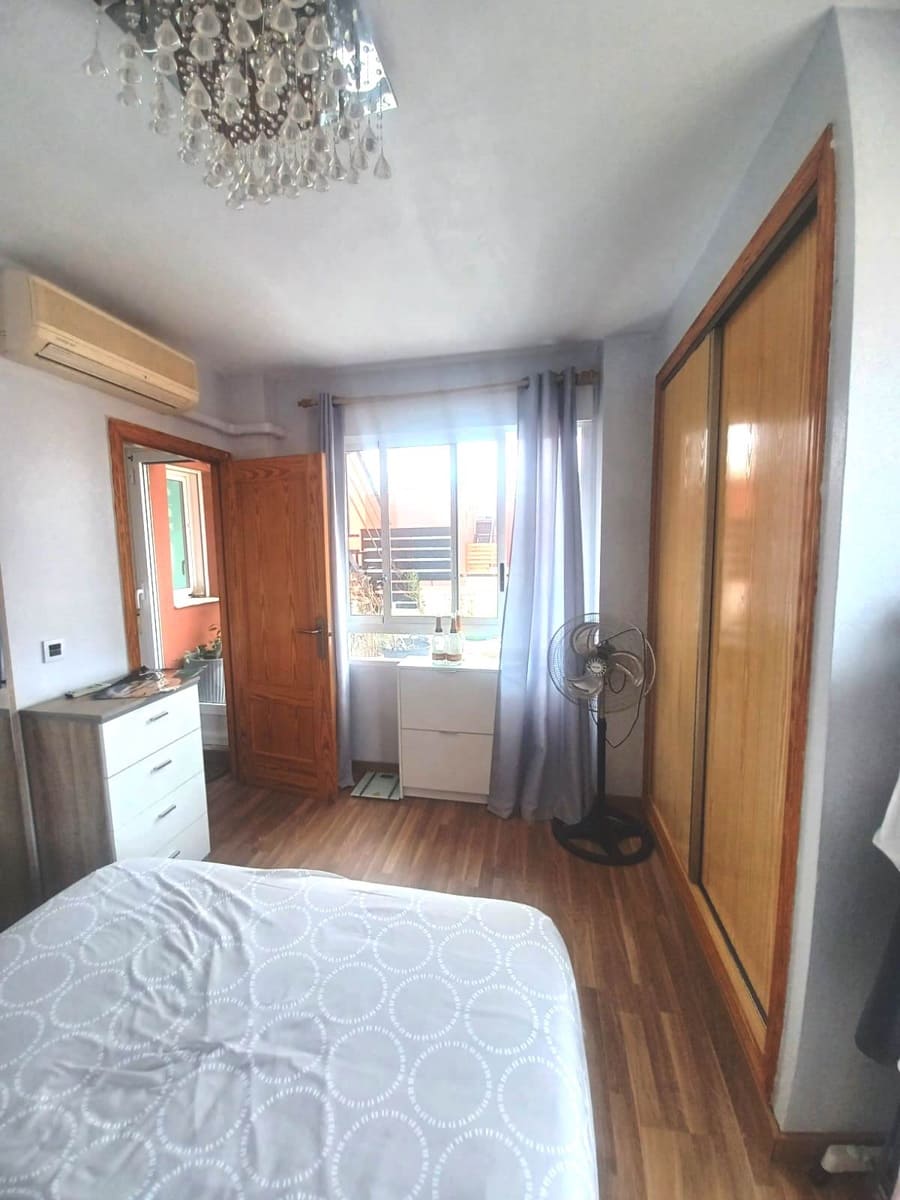 3 camera da letto Villa in vendita in Villamartin con piscina garage - 160.000 € (Rif: 8835981)