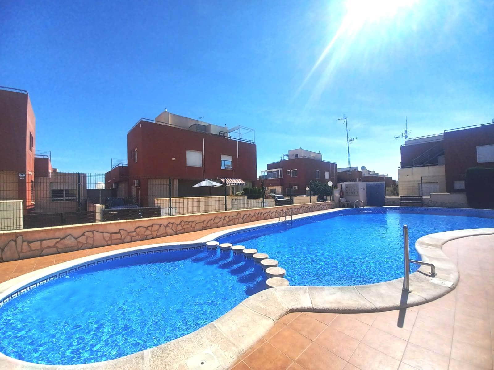 3 camera da letto Villa in vendita in Villamartin con piscina garage - 160.000 € (Rif: 8835981)