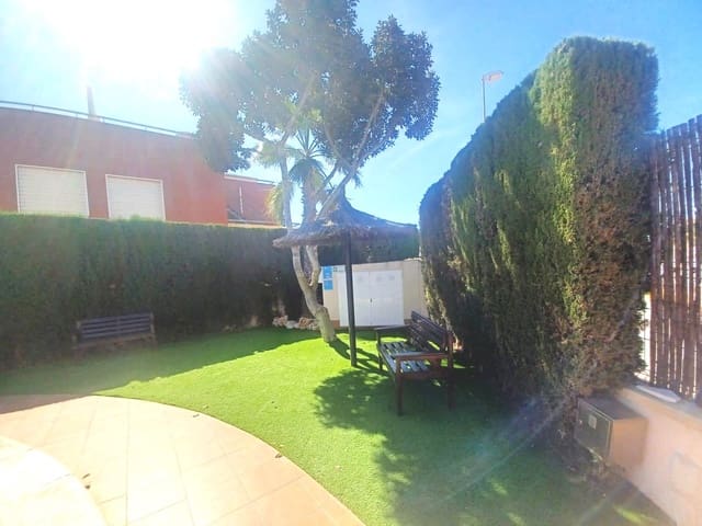 3 soveværelse Villa til salg i Villamartin, Orihuela med swimmingpool garage - € 160.000 (Ref: 8835981)