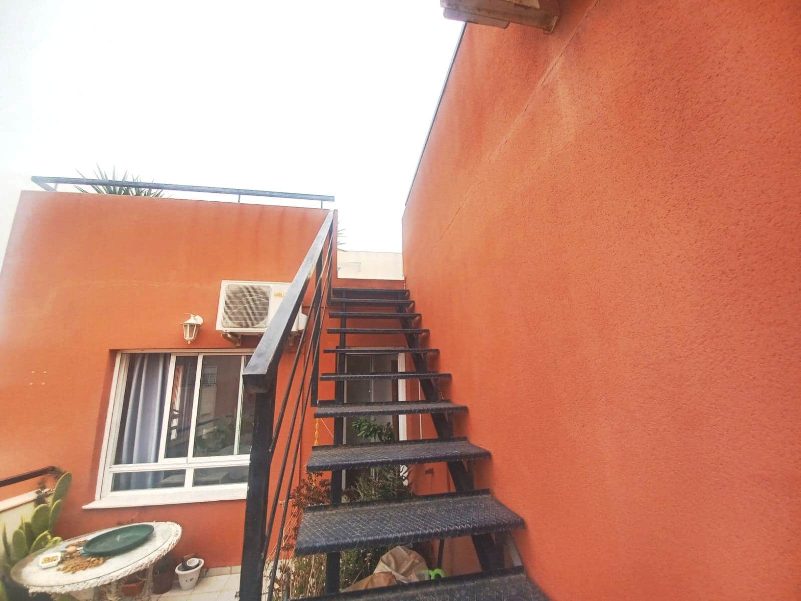 3 camera da letto Villa in vendita in Villamartin con piscina garage - 160.000 € (Rif: 8835981)