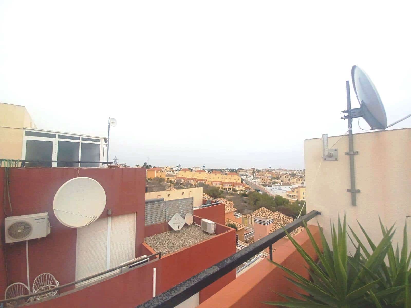 3 camera da letto Villa in vendita in Villamartin con piscina garage - 160.000 € (Rif: 8835981)